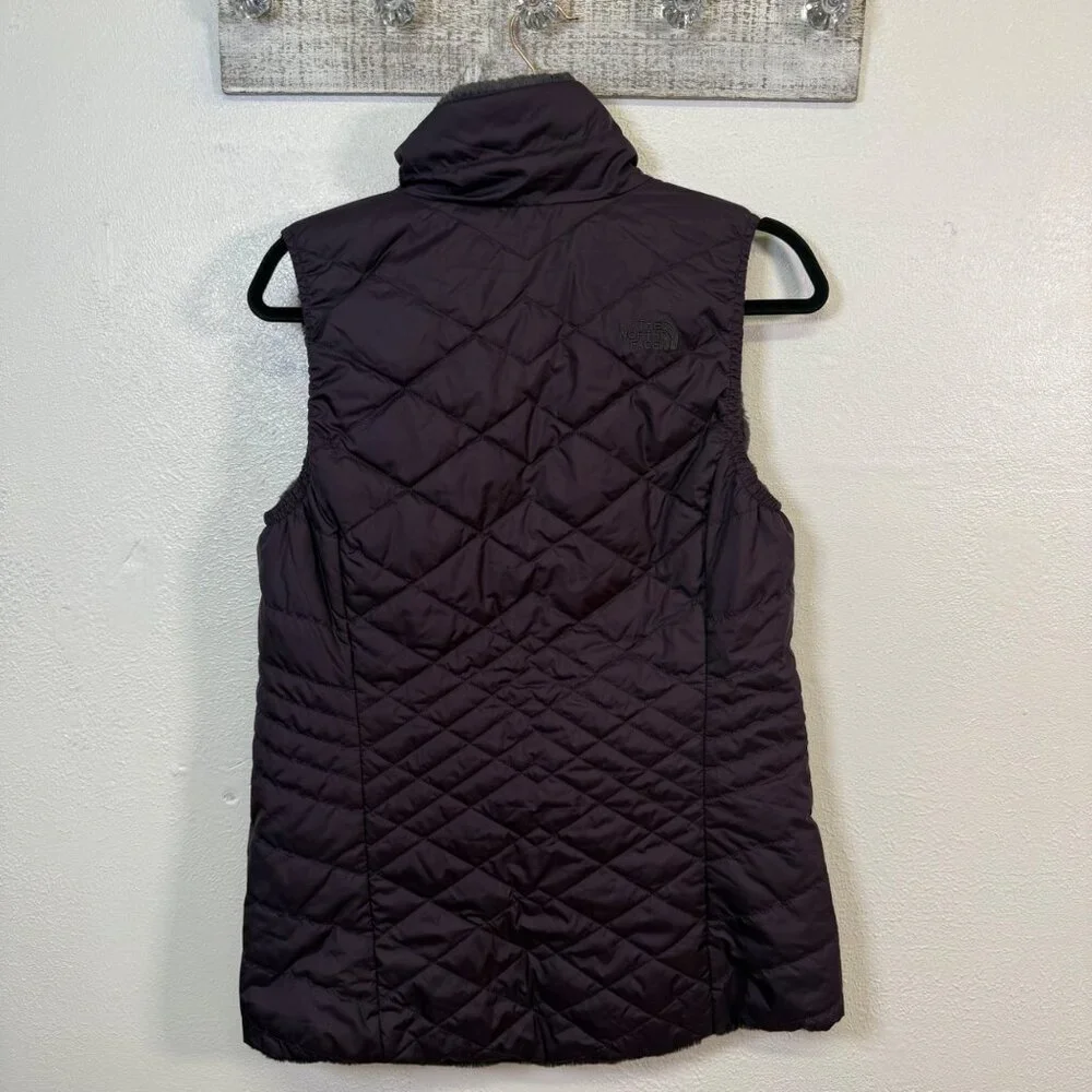 The North Face Mossbud Reversible Faux Fur Lined Vest Medium Purple Athleisure - Picture 2 of 15